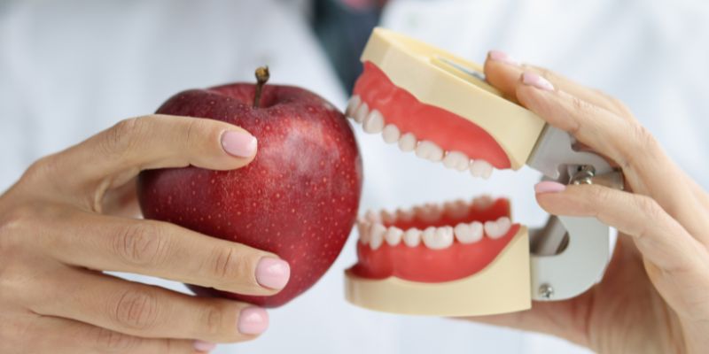 10-Essential-Tips-for-Maintaining-Healthy-Gums-and-Strong-Teeth